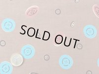 セレクト生地：【特価】ボタン柄（ブラウン）1.2mカットクロス